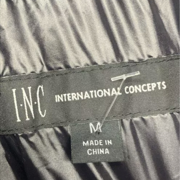 INC International Concepts Puffer Jacket NWOT Size M MSRP $75 - Picture 3 of 3